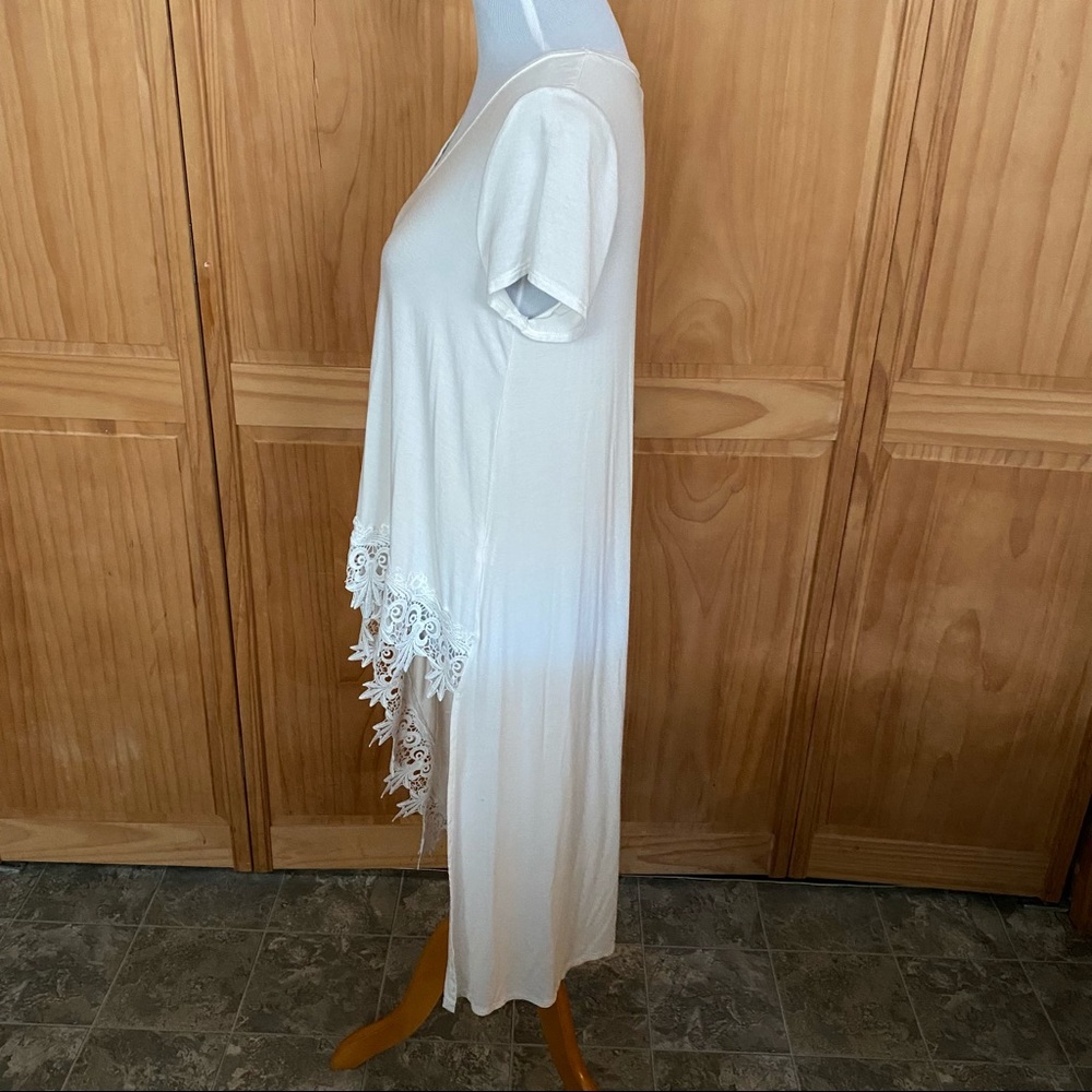 ⭐️ Asymmetrical High-Low Top - Picture 4 of 8